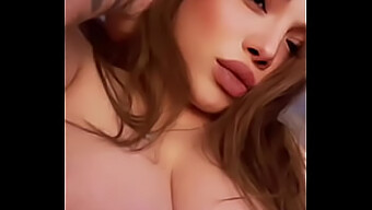 Được Bật Với Màu Xanh Sexy: Một Video Khiêu Dâm Nóng Bỏng