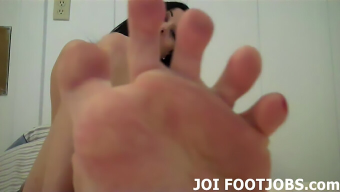 Juliette Shyn And Kara Price Dominate With Foot Fetish Fantasy