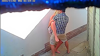 Video Fatto In Casa Cattura Una Coppia Che Fa Sesso In Un'Area Pubblica