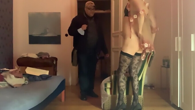 جدة تحب Bdsm تحب الجنس وتشتهي القضيب الخام في فيديو ساخن